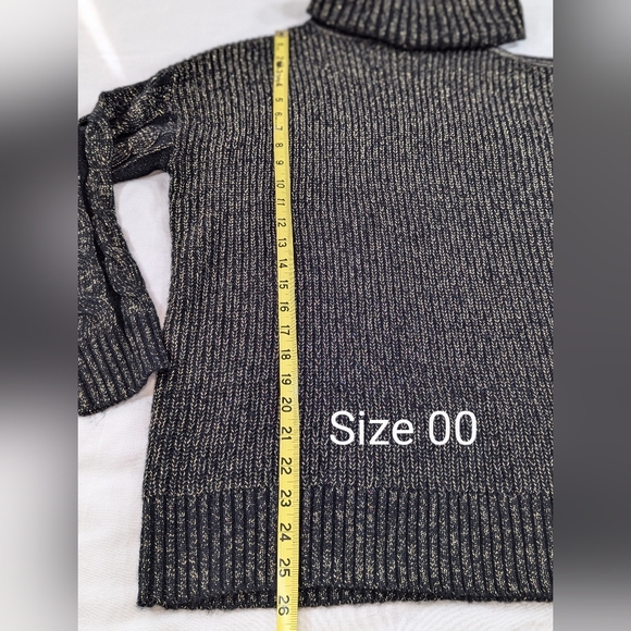 🆕 Torrid Lurex Cold Shoulder Turtle Neck Sweater (Torrid 00 & 5) - Picture 5 of 16